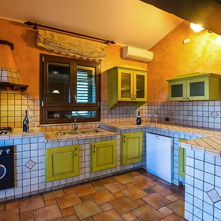Holiday home 4 Bedroom Awesome In *