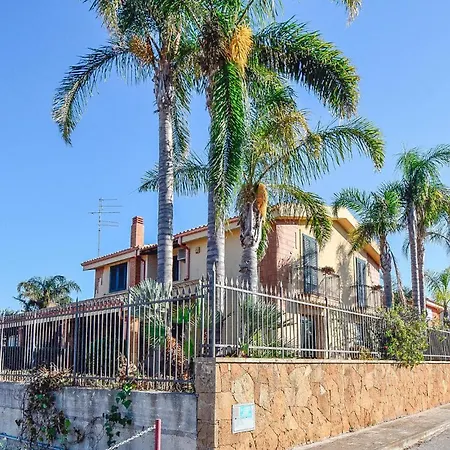 Holiday home 4 Bedroom Awesome In Brucoli