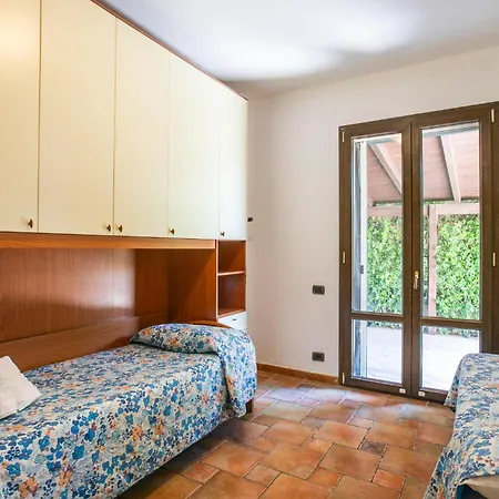 4 Bedroom Awesome In Nyaraló