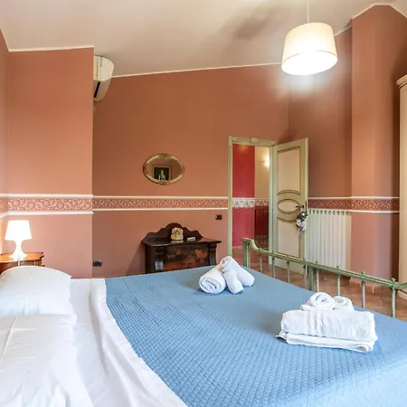 Nyaraló 4 Bedroom Awesome In Brucoli